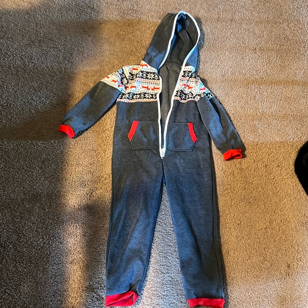 universal children's pajamas, with deer, excellent condition
